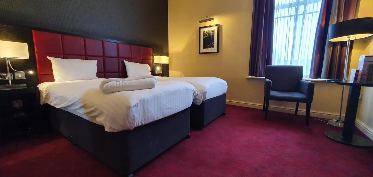 The John Francis Basset Wetherspoon Hotell Camborne Exteriör bild